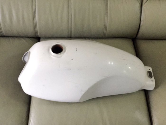 日本山葉Yamaha SRV250 純白色油箱/二手中古品可使用/咖啡油箱.經典稀有/Cafe Racer/老車越野車重型機車零件改裝/新竹市可面交自取