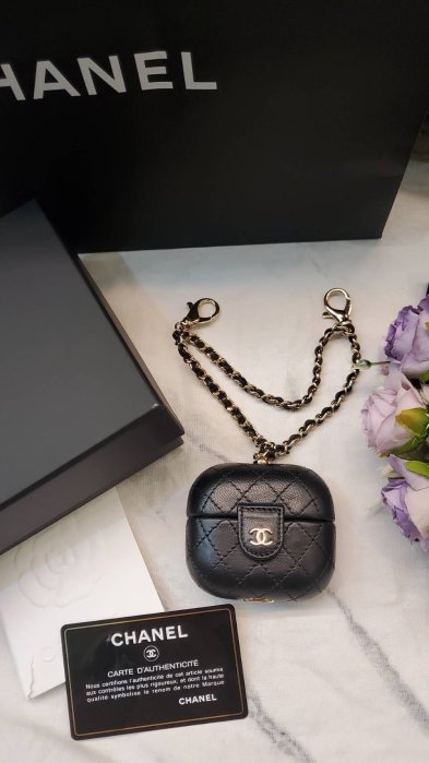 1928二手精品專賣 香奈兒 CHANEL 黑色小羊皮 AIRPODS PRO 耳機收納盒