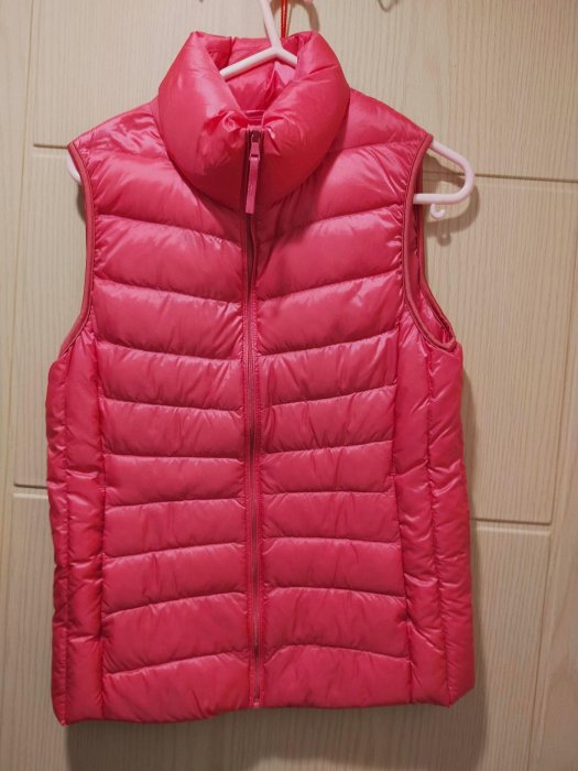 （二手良品）uniqlo優衣庫桃紅輕量羽絨背心