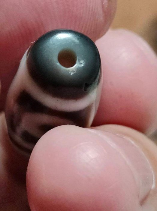 地門二眼天珠. （非火供地埋避邪招財老瑪瑙藥師珠千年天鐵和田和闐玉