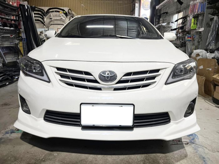 豐田 11-13年 ALTIS 10.5代 台灣製 R版 前下巴 烤白色 前大包 ALTIS空力套件 前鏟 下巴