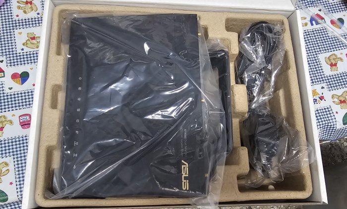 ✿~精靈小舖~✿ASUS RT-AC66U 雙頻無線 AC1750 Gigabit 路由器 有點瑕疵