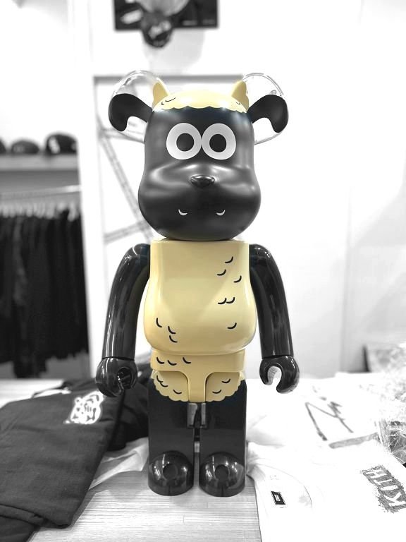 BLACK極Shaun x BE@RBRICK笑笑羊1000%跳跳羊庫柏力克小熊公仔| Yahoo拍賣