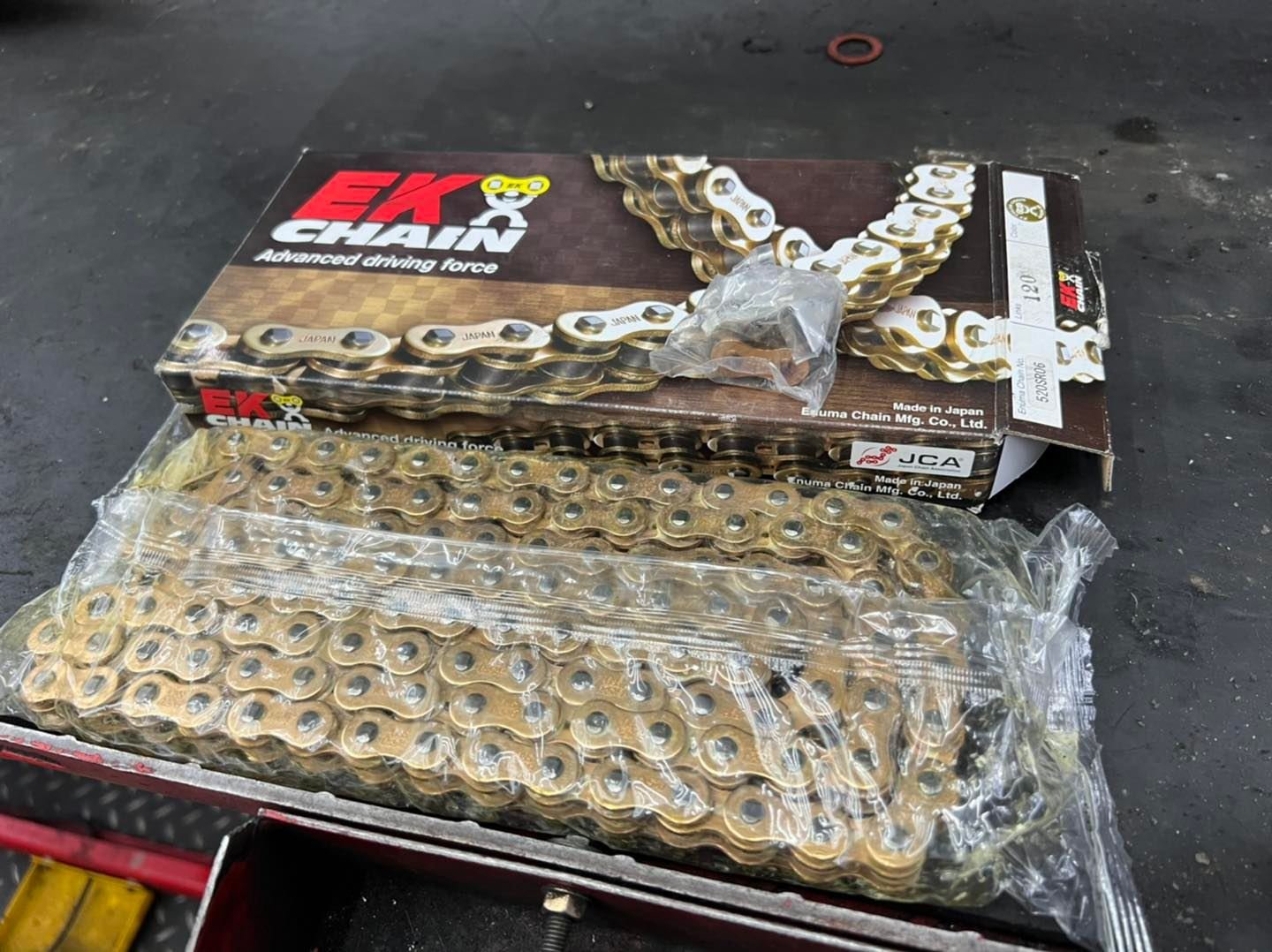 駿馬車業EK 520SR06 金色重機專用鏈條SR06 油封鏈條120目日本原裝公司貨寄送送福仕鍊條油一罐| Yahoo拍賣
