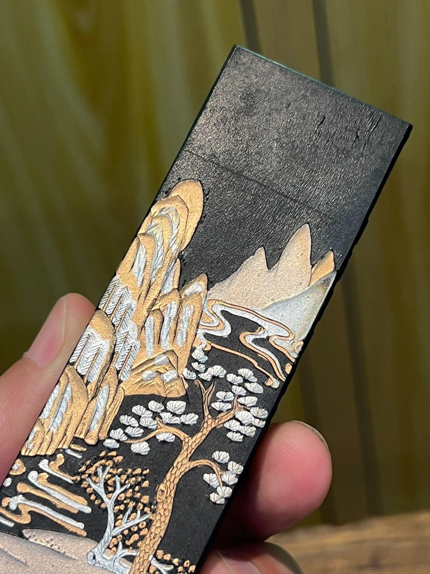 七十年代中期上海墨廠勁松迎風二兩油煙墨。原盒古法二兩（66.9g