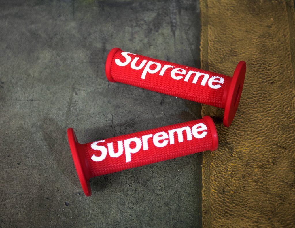 パーツ 18SS Supreme x Fox Racing Moto Hand Grip Supreme Fox Racing Moto Hand Grip (SS18) - $48