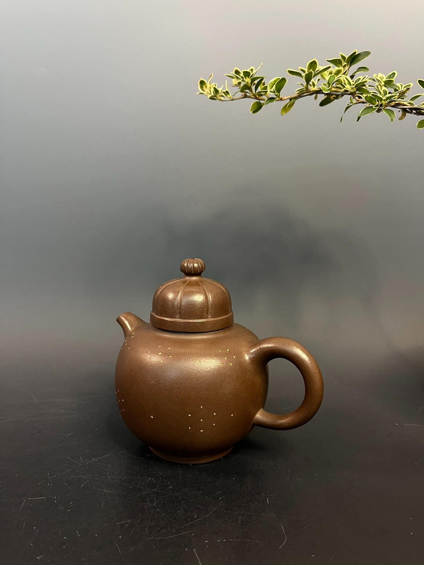 嚴選宜興早期國營紫砂壺，周洪娟創作200cc老紫泥精品壸嘴七網孔紅泥