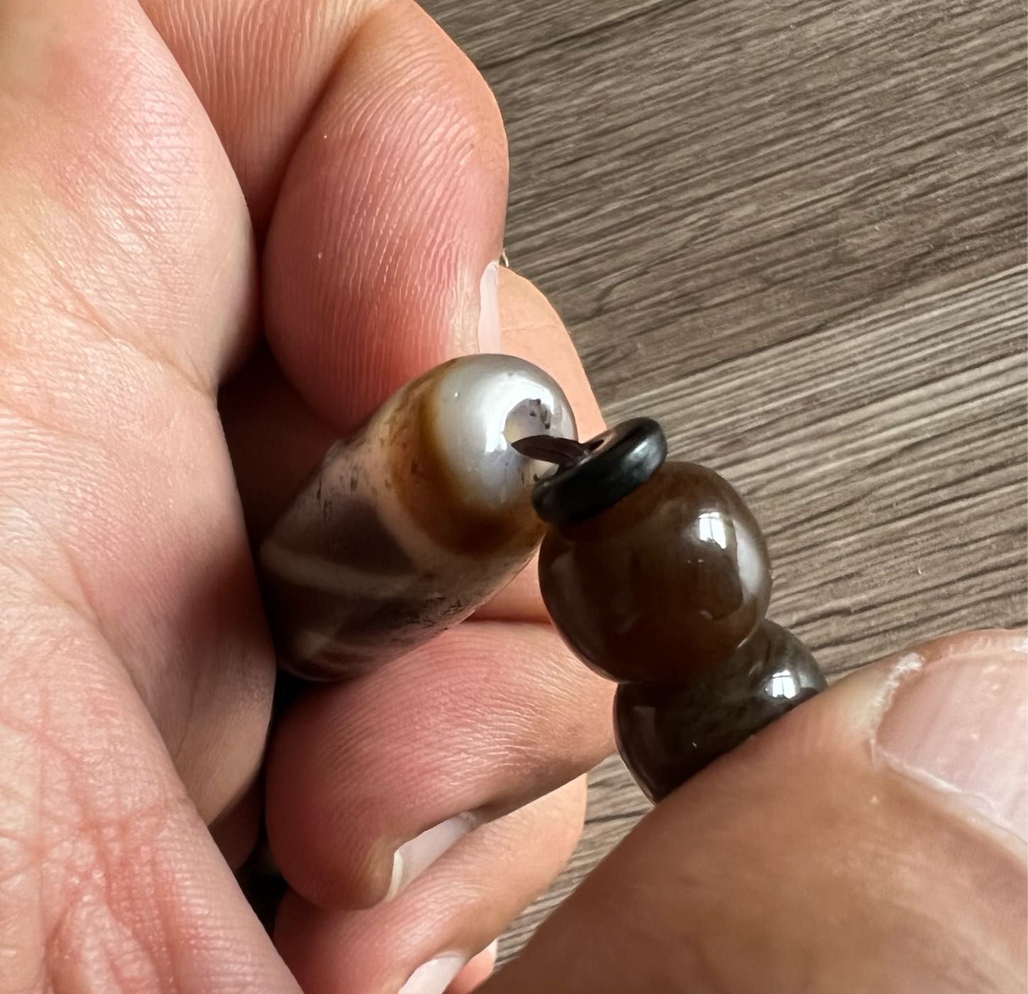 二眼靠山星辰至純老天珠（非火供地埋避邪招財老瑪瑙藥師珠千年天鐵和田