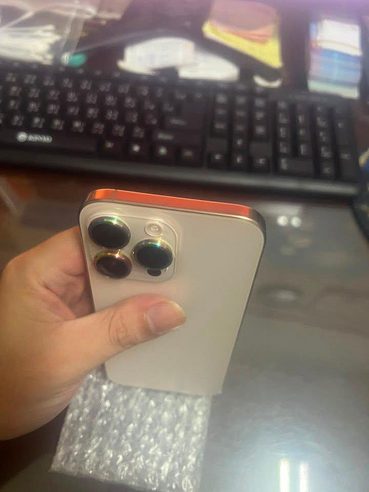 二手 中古 全新  Apple iPhone 16 Pro Max 256GB 低於市場行情4000~5000 千有 小瑕疵  備註 " 外觀約在9.99新 超