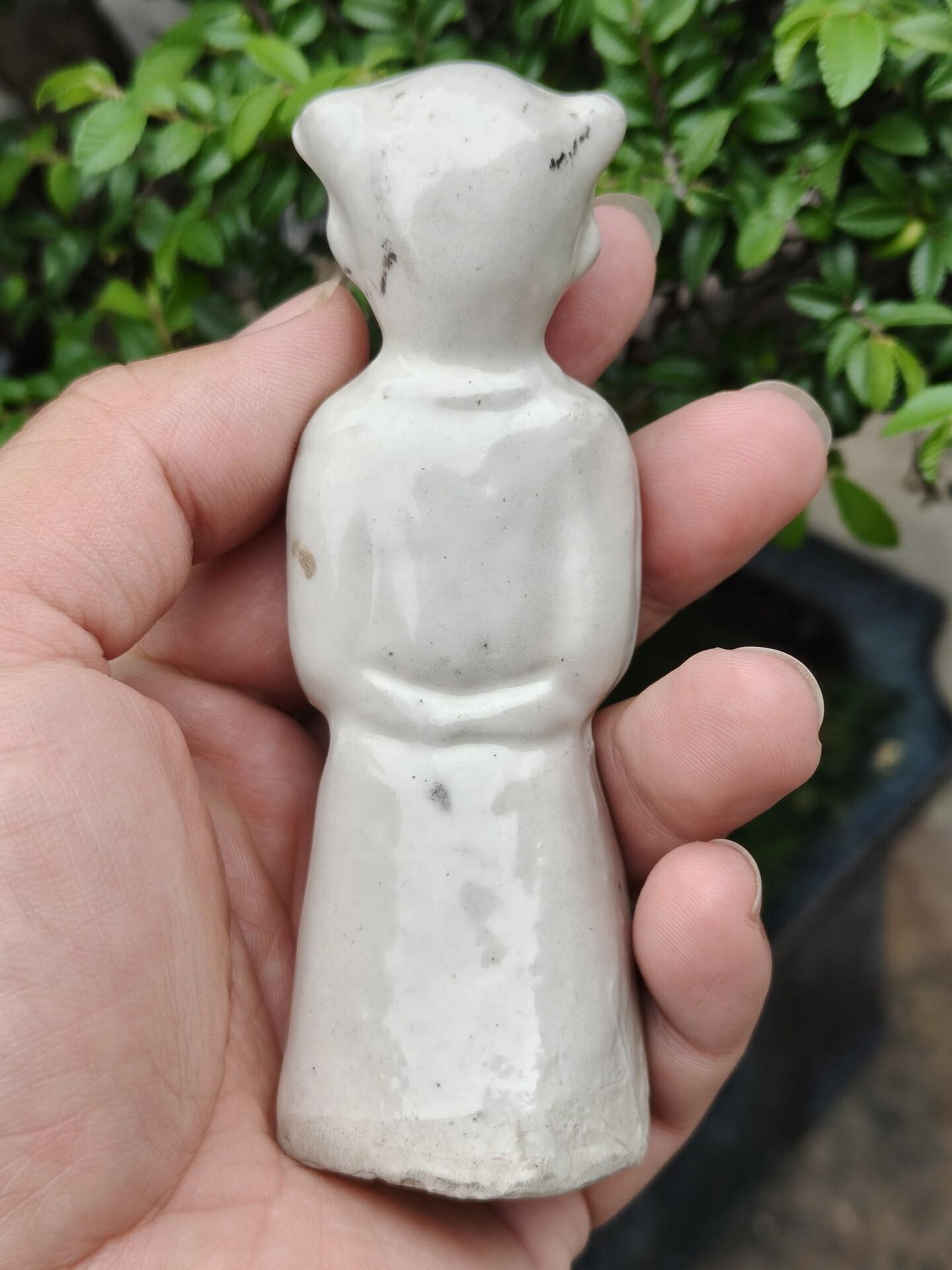 宋金時期磁州窯人物像，白釉黑彩獨特精品，品相完美好如初，生動有趣的
