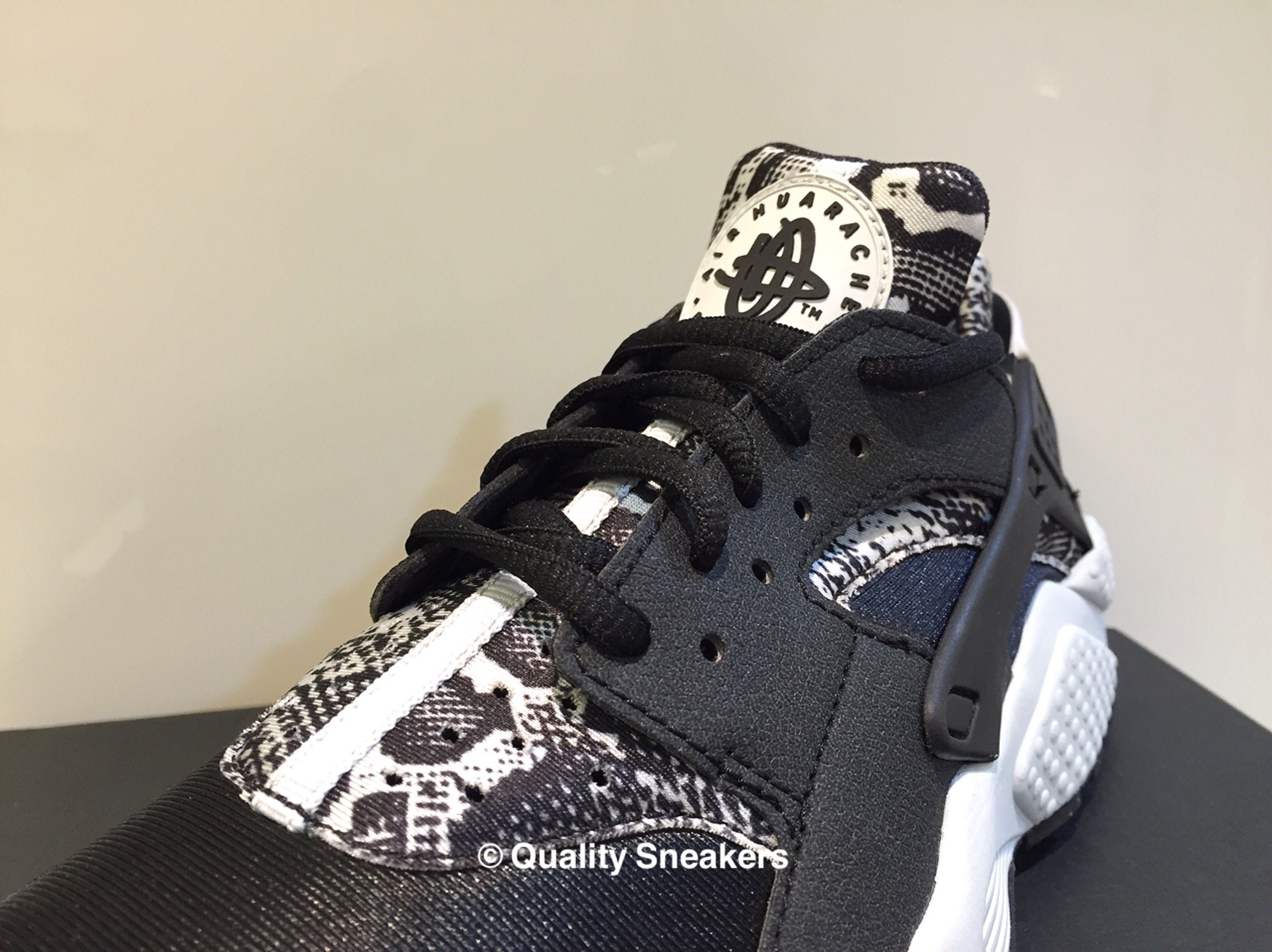huarache snakeskin black
