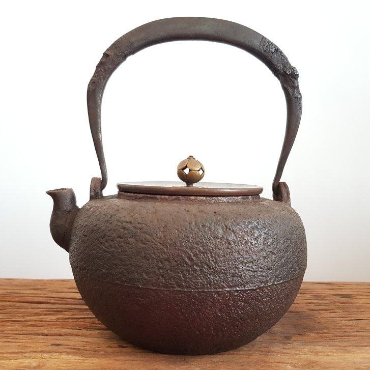 小丸子の家》紫金堂忠三郎系小鐵壺銅蓋刀提把鉄瓶茶道具(可搭配日本五