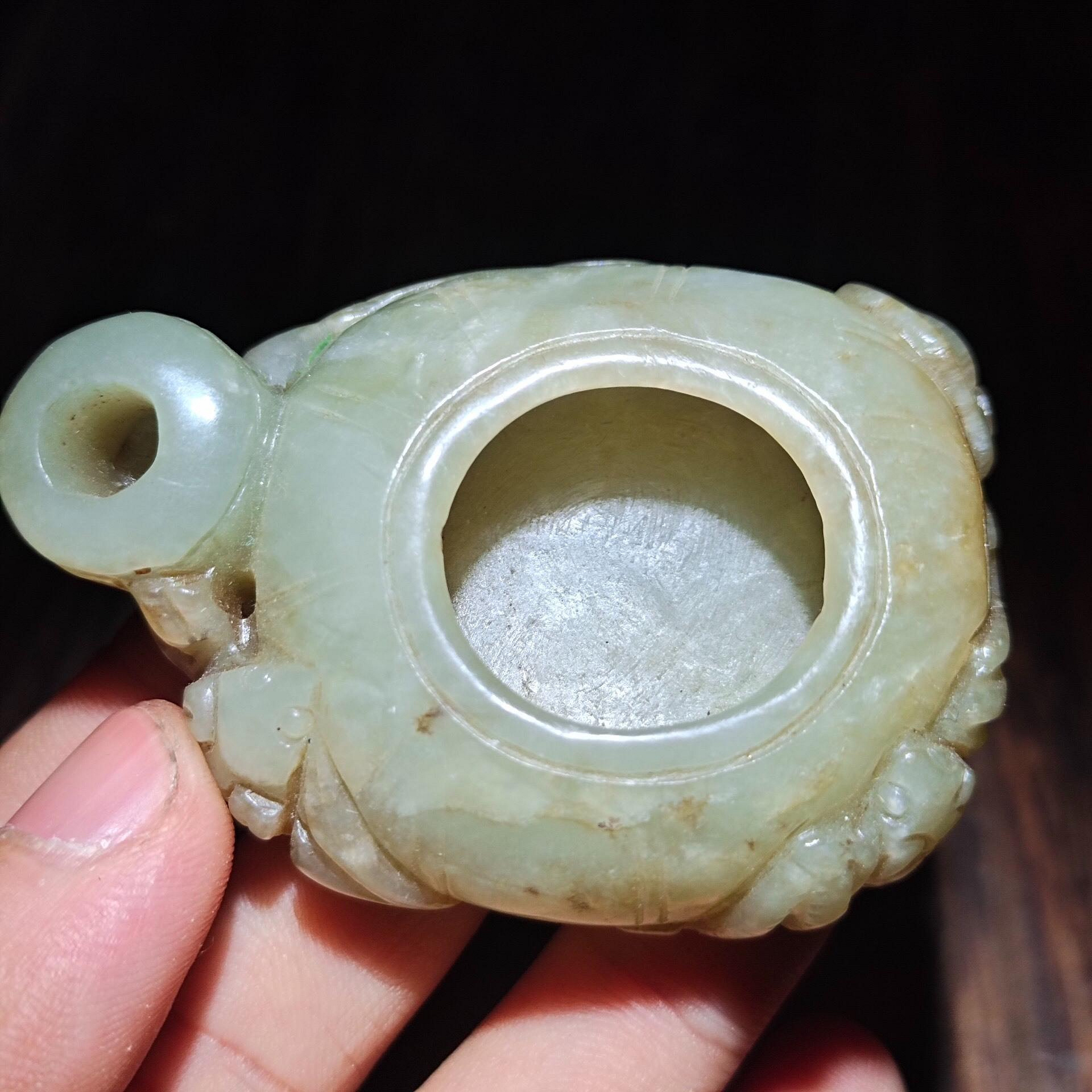 嚴選古玉老物件和田青玉筆洗，包和闐玉製成，尺寸精巧直徑6.2×4.3公分