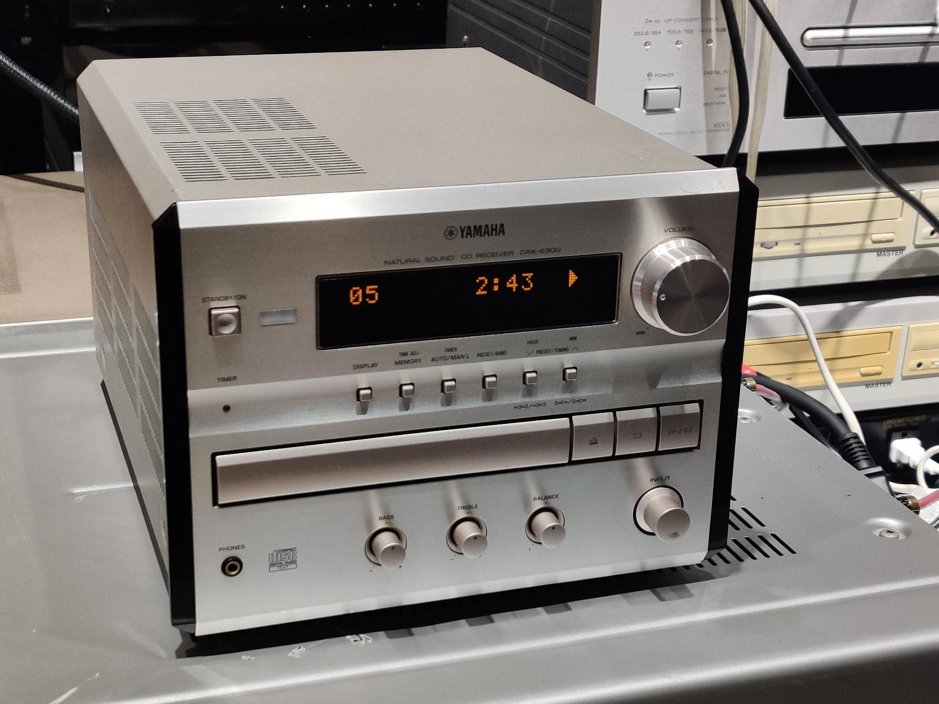 日本YAMAHA CRX-E300 多功能微型綜合擴大機內建CD Player 播放器功能