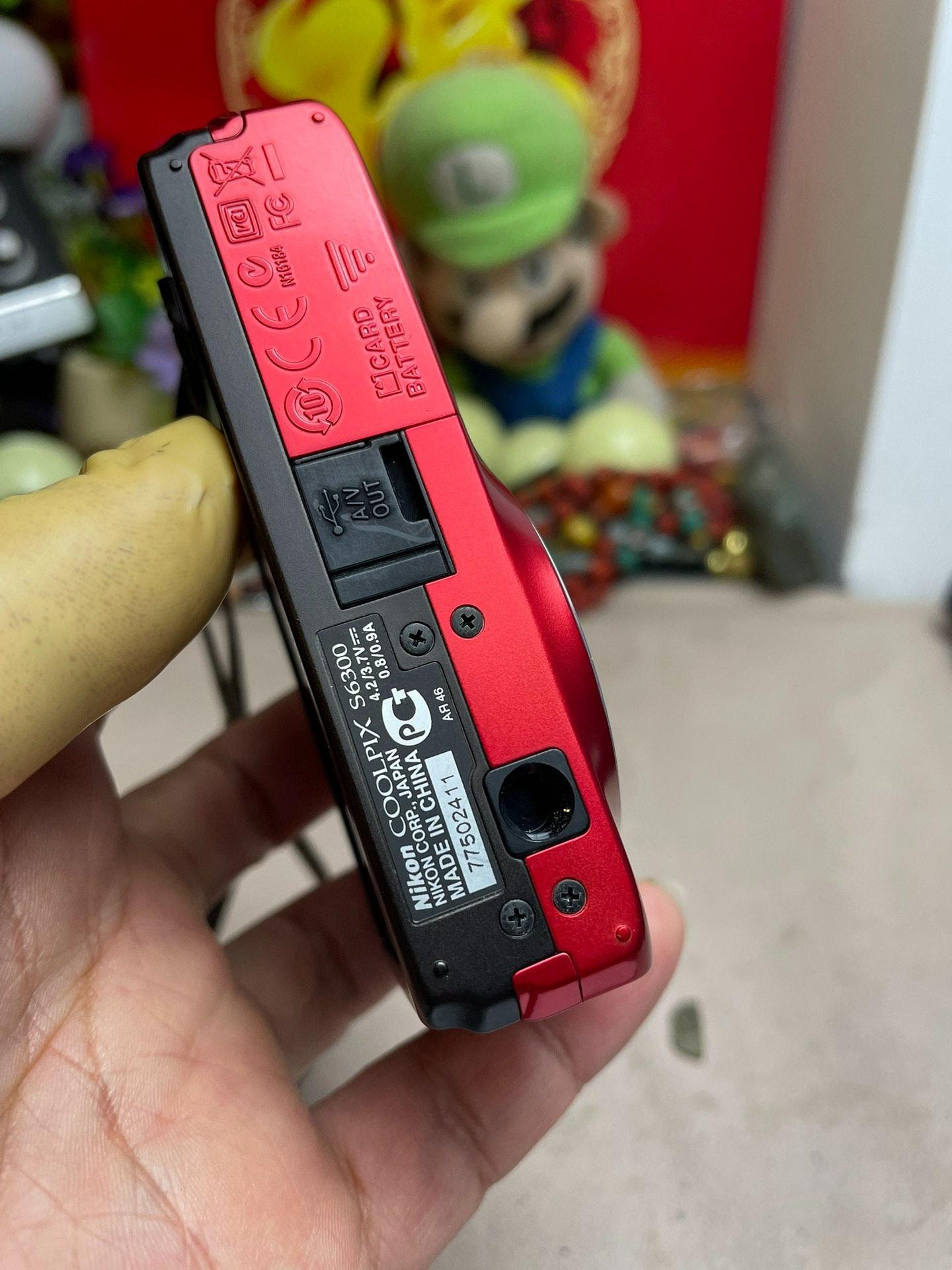 Nikon COOLPIX S6300紅色ccd相機，功能完好，1電池，1充電器，8g內存卡