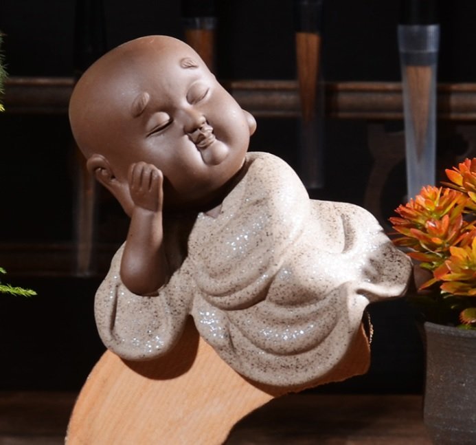 創意陶瓷擺飾紫砂陶禪意靜思小僧10號小沙彌小和尚彩釉陶土陶塑茶寵長輩