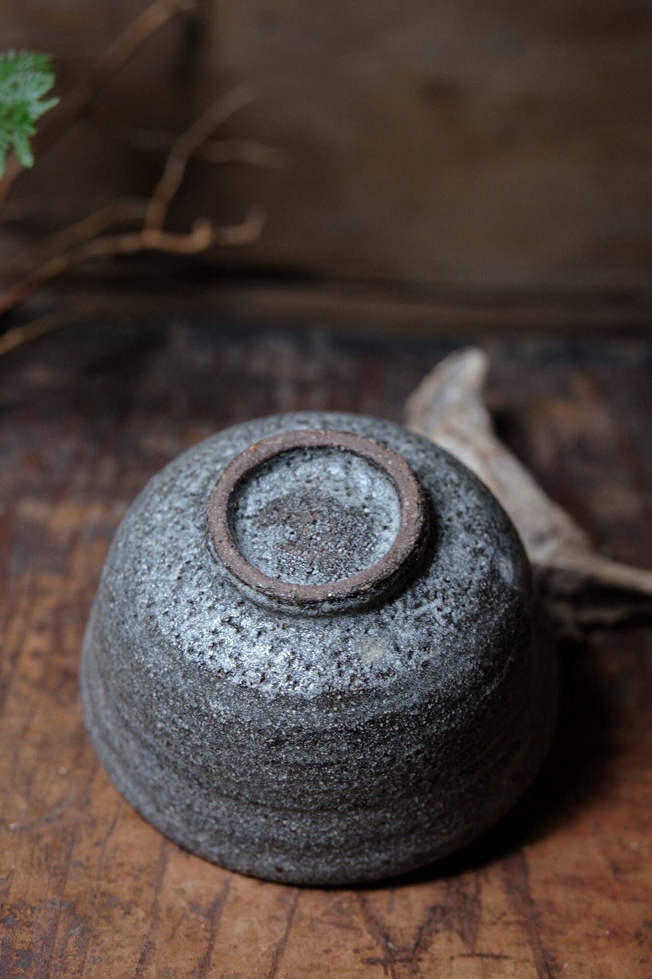 日本現代陶藝作家器，陶藝家喜多村郎手作貝殼釉抹茶碗，帶原盒，釉色