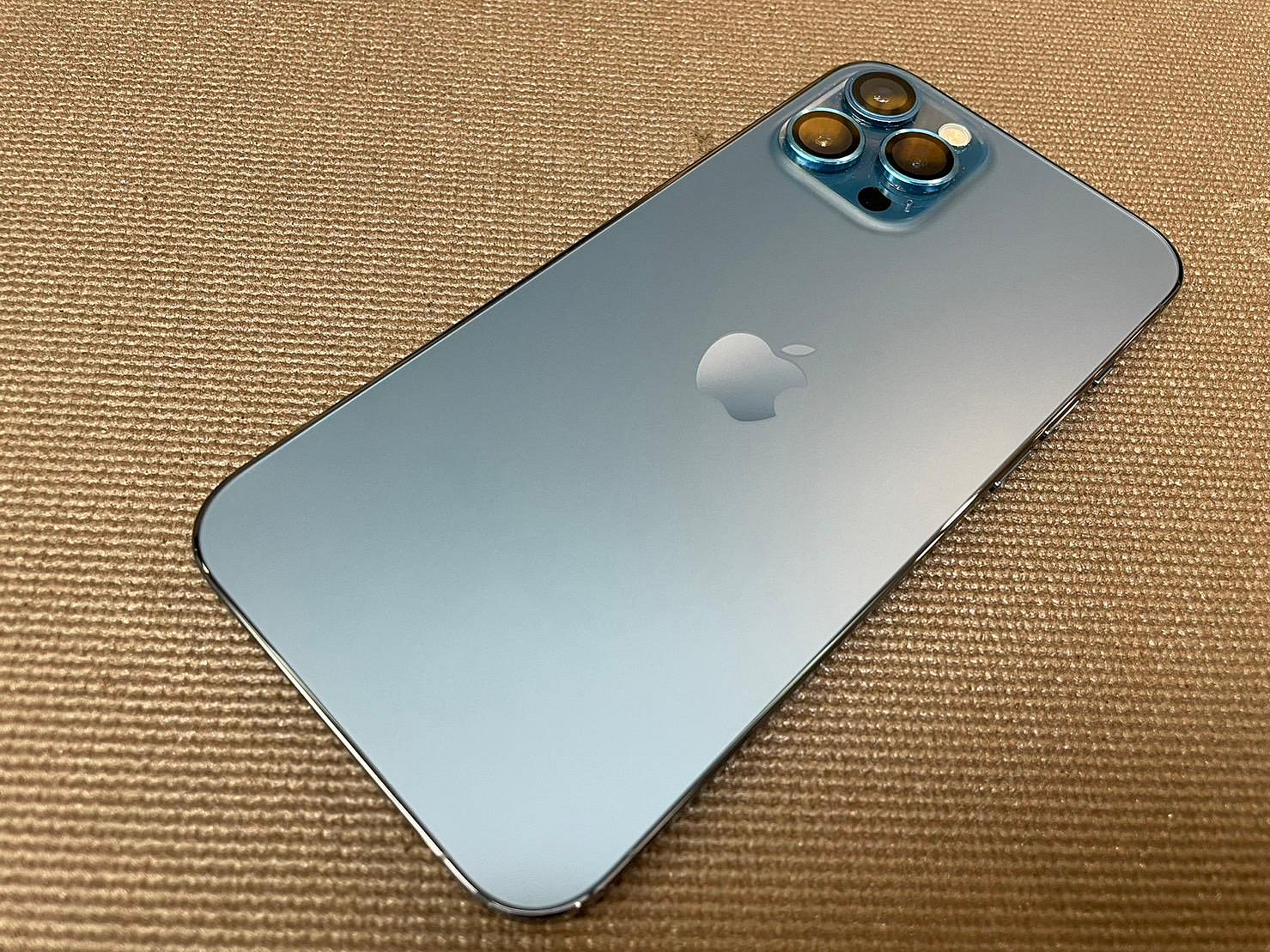 奇機巨蛋【APPLE】二手優惠 iPhone12 pro max 256g 店內保固一個月