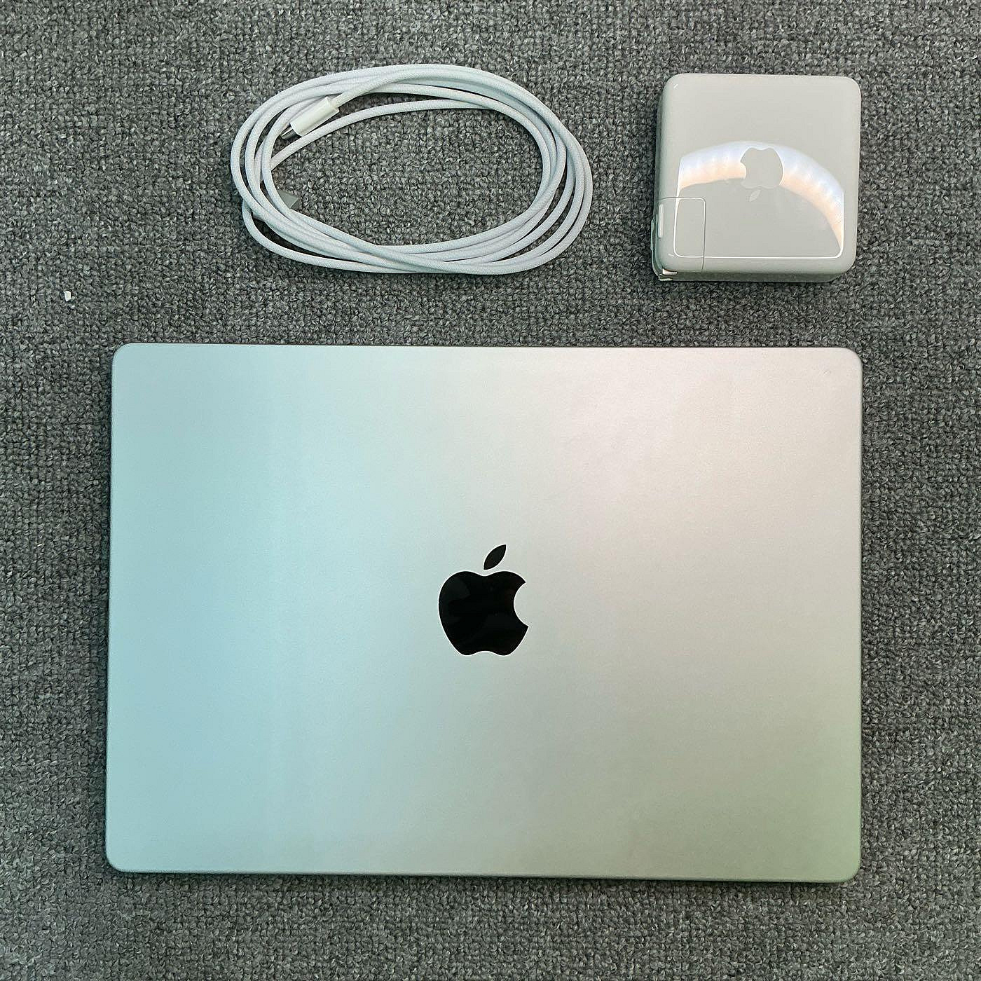 MacBook Pro M2 銀色 14吋 16G 1TB 筆記型電腦 二手筆電 台東 #182