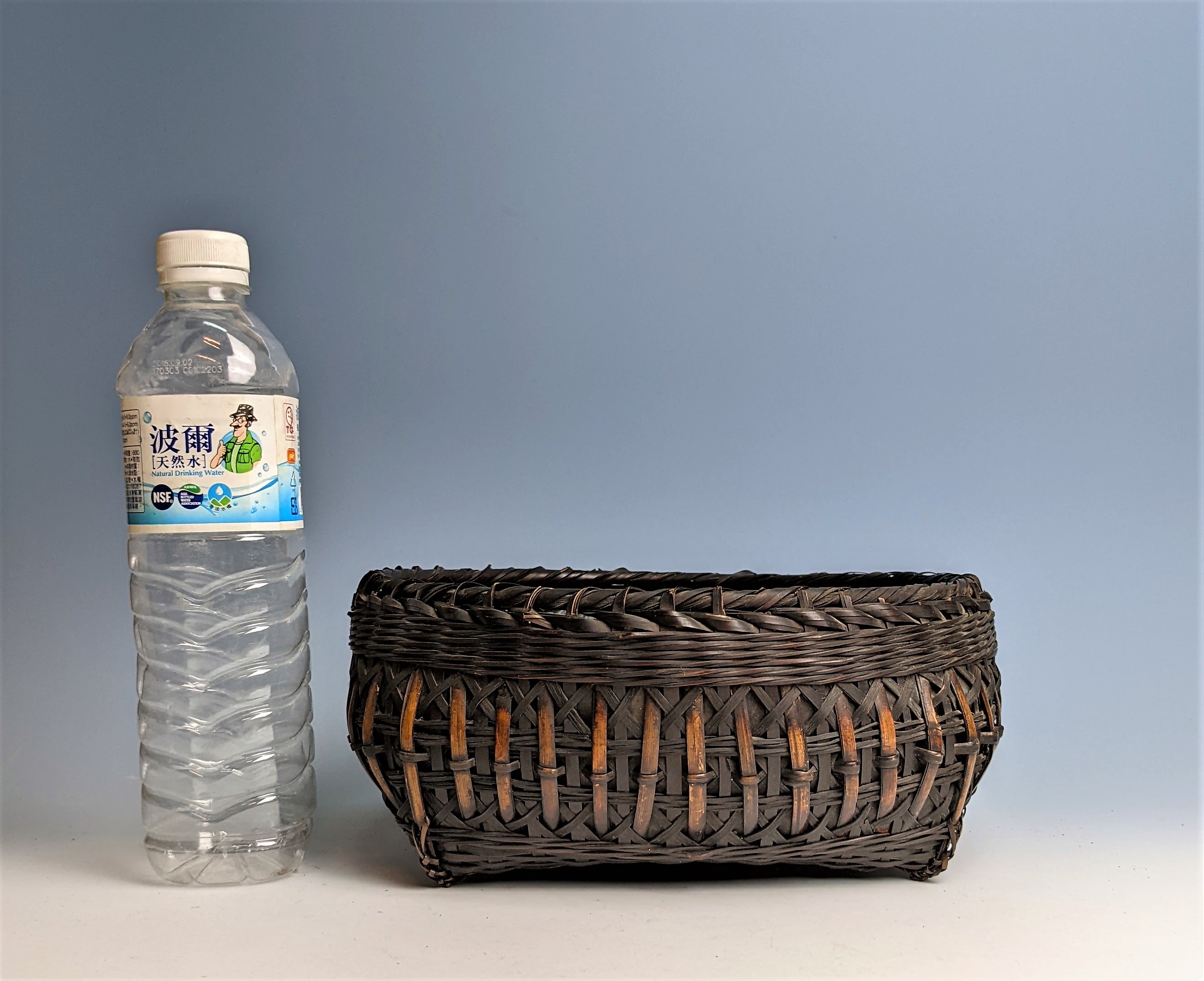 日本古民具/明治時代煤竹細工老炭籠/炭斗/碳籠/碳斗/茶道具≡≡ 溯源古