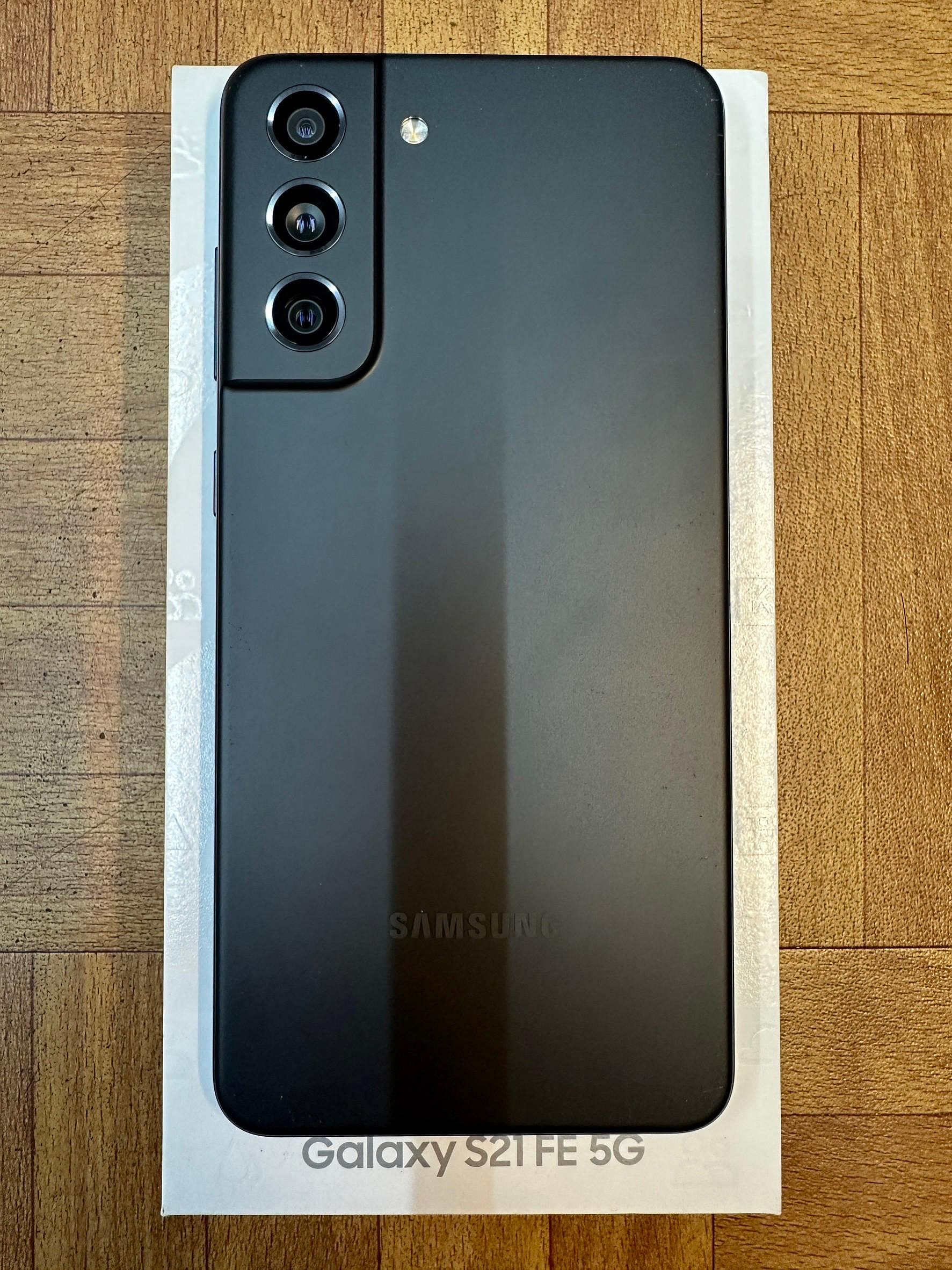 SAMSUNG Galaxy S21 FE 256GB 6.4吋 5G雙卡雙待 9成5新【二手 中古 淡水永鑫通訊】