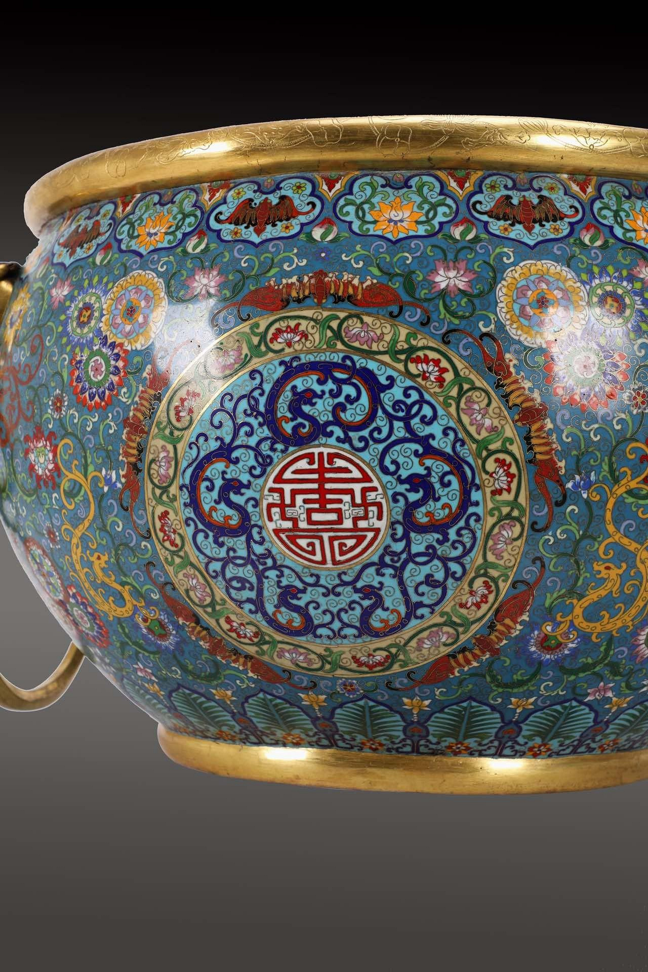 RHTQS19006. 清精鑄銅胎景泰藍掐絲琺瑯鋪首銜環耳大缸【規格】高40cm