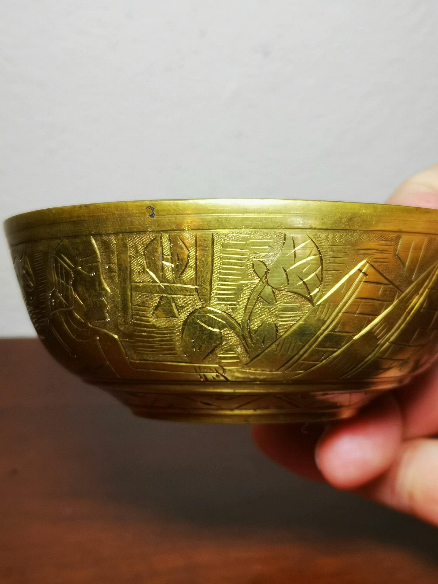 埃及風格手工鏨刻黃銅碗這款黃銅碗源自埃及開羅老城手作工坊出自當地