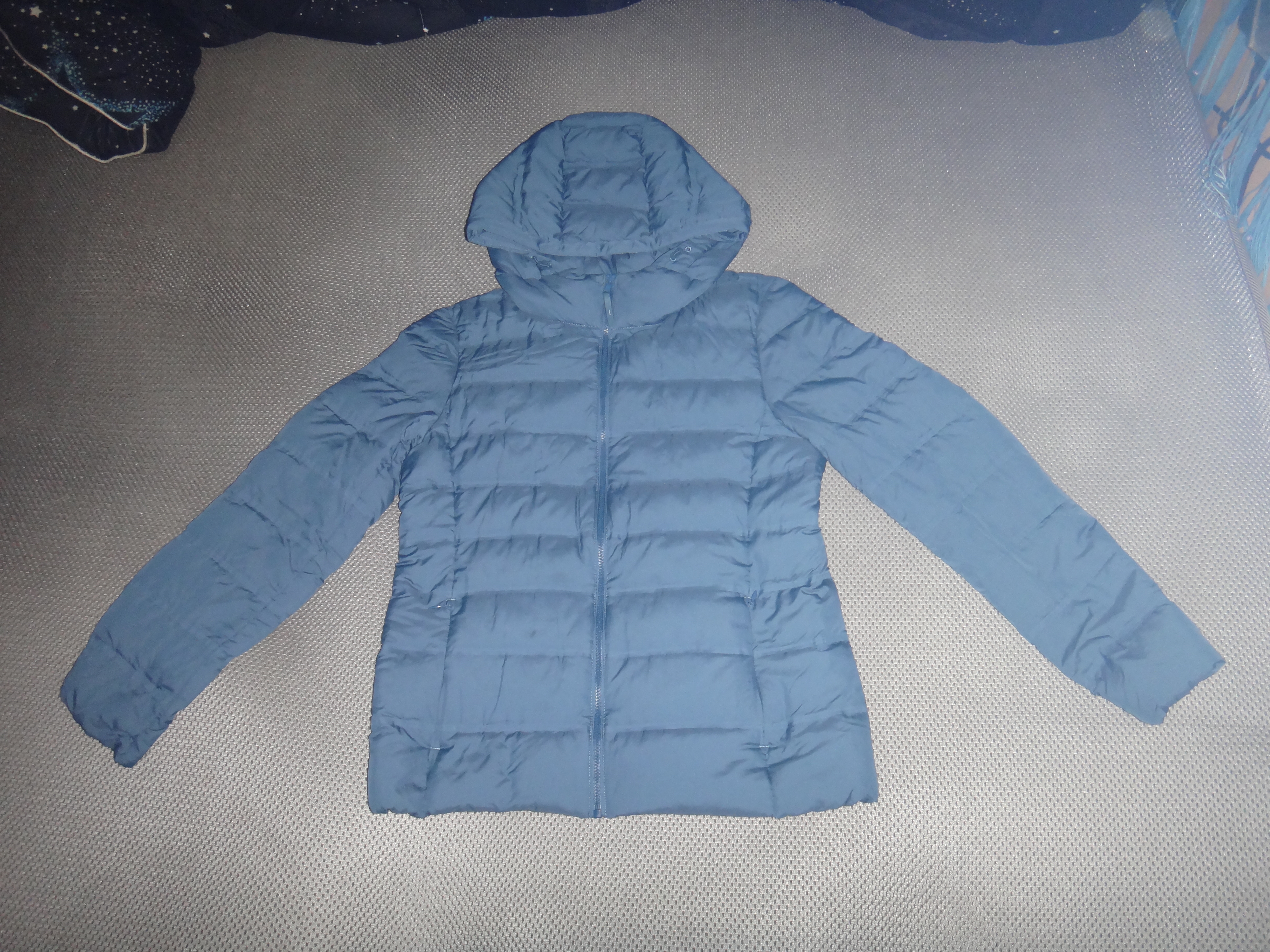 ~保證真品蠻優的女款 Uniqlo 土耳其藍色輕量款無線連帽羽絨外套S號~便宜起標底價標多少賣多少