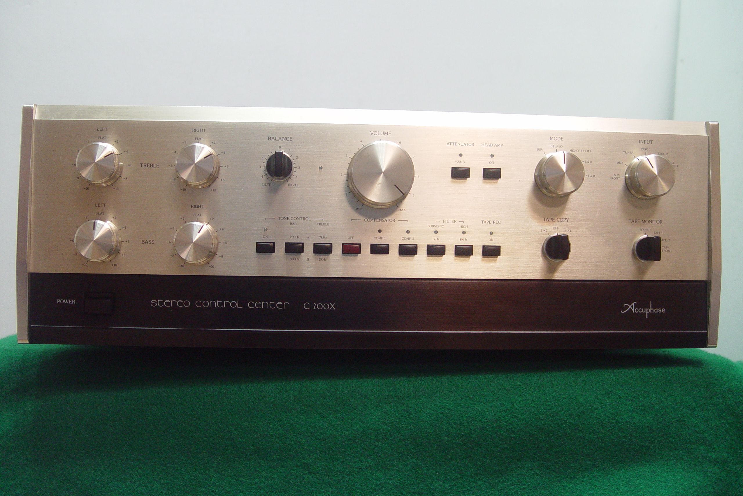 真善美音響維修買賣=世界名牌Accuphase C200X 高階前級擴大機黑膠輸入