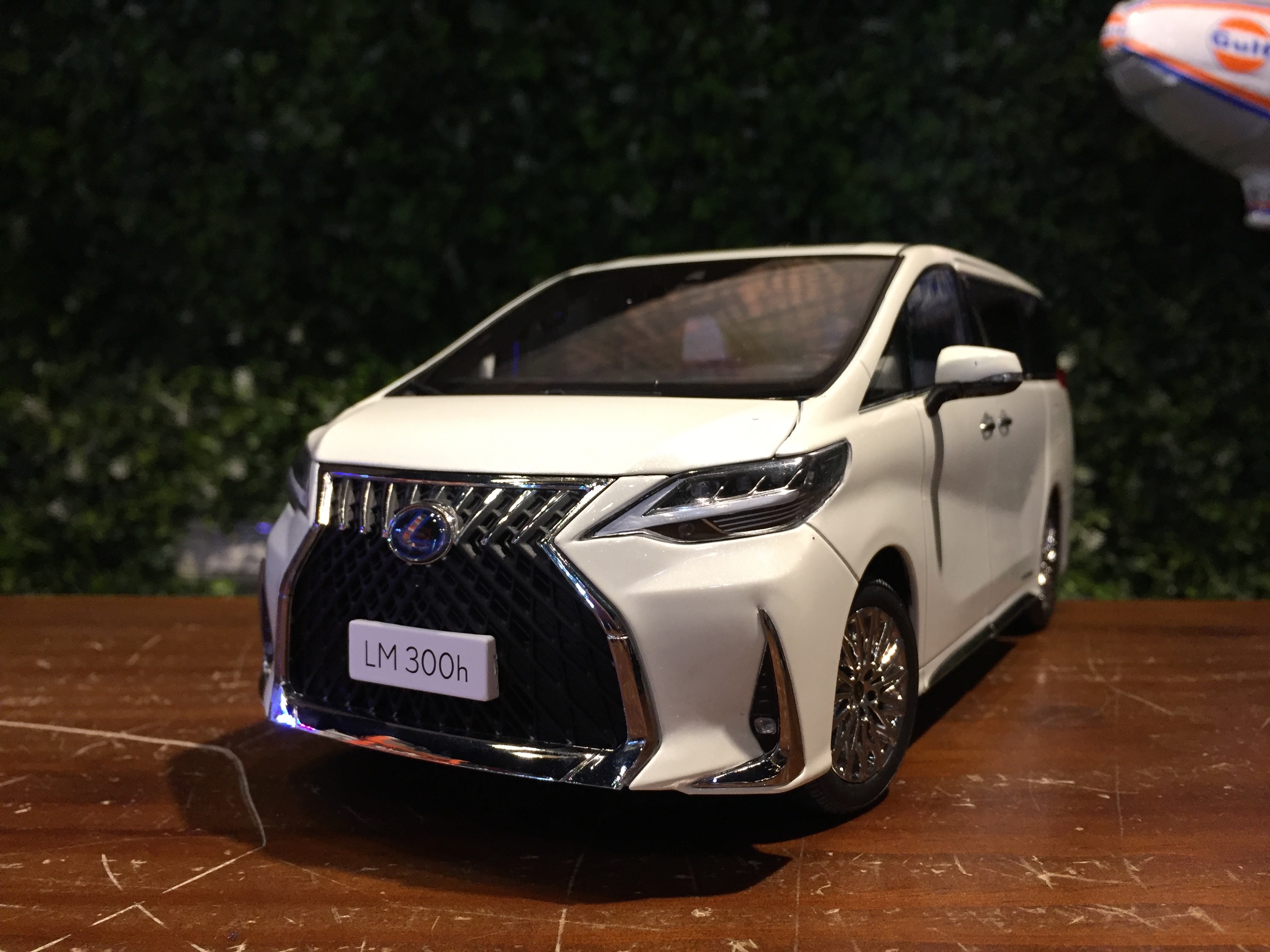 1/18 KengFai Lexus LM300h White KF0261【MGM】 | Yahoo拍賣