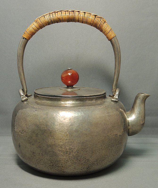 旧藏 古董品 時代鉄瓶 鈴木手造 在銘 仏紋 銅提 銅蓋 鉄瓶 鉄壺 容量1.2L 产品列表\u2013 鈴木盛久工房