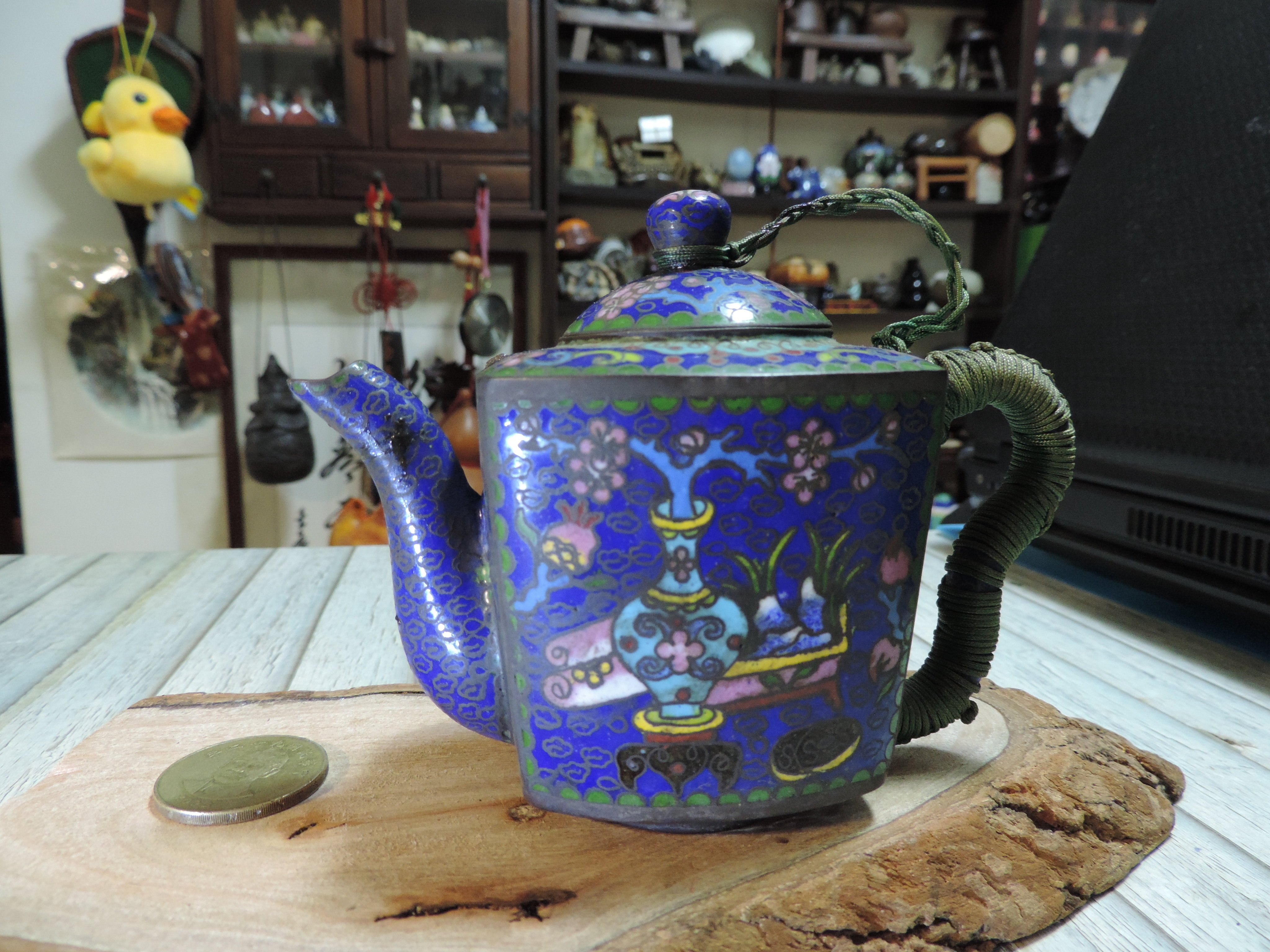 景泰藍 壺 台座付き 早期收藏~老件銅胎景泰藍方型茶壺掐絲琺瑯花卉花瓶圖騰平安吉祥