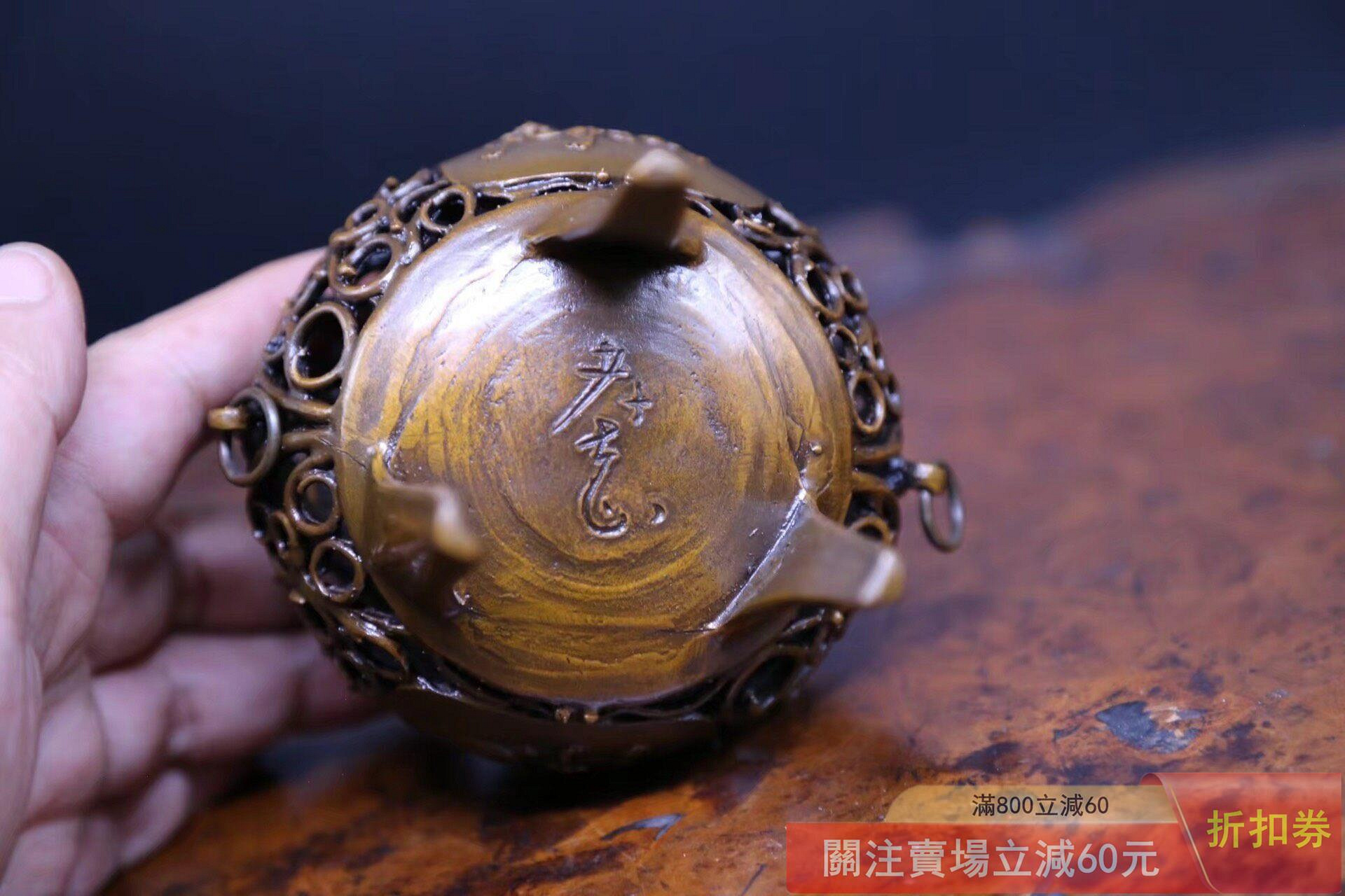 可議價日本香道具高岡銅器品《蠟型鑄銅制大森孝志作童子摘蓋獅子紋三足