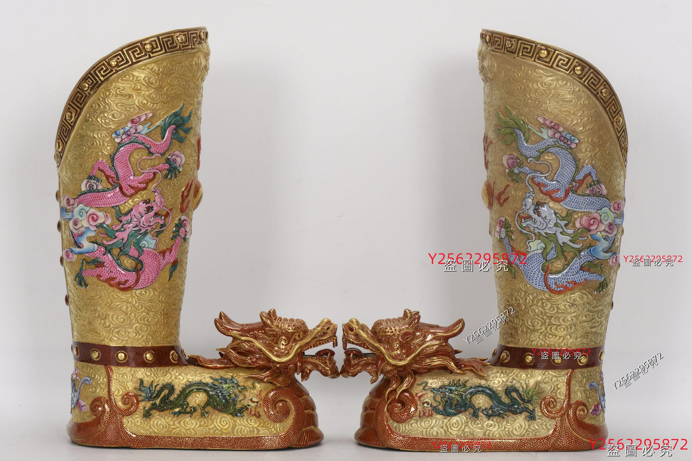 清乾隆，琺瑯彩雕刻描金五龍帝王靴，高31.5厘米，口徑13.1厘米，底長