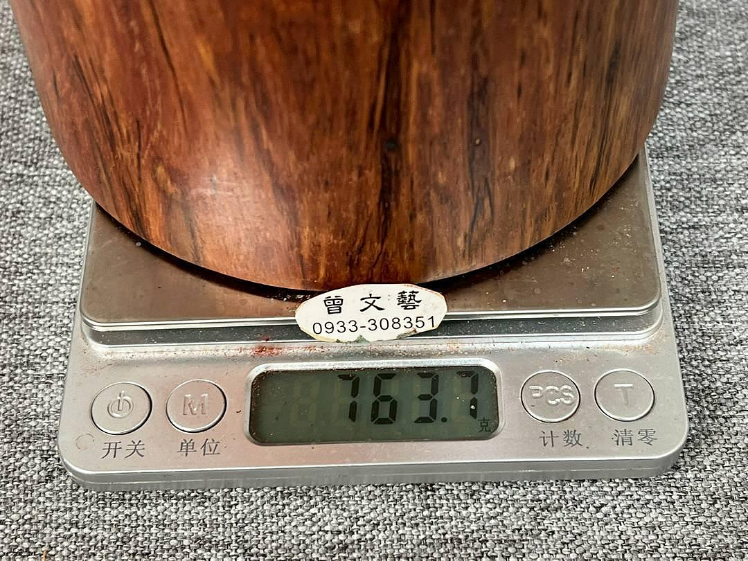 多藝多]海南黃花梨降香黃檀新料鬼眼芝麻瘤花大筆筒高度14公分圓徑12.3