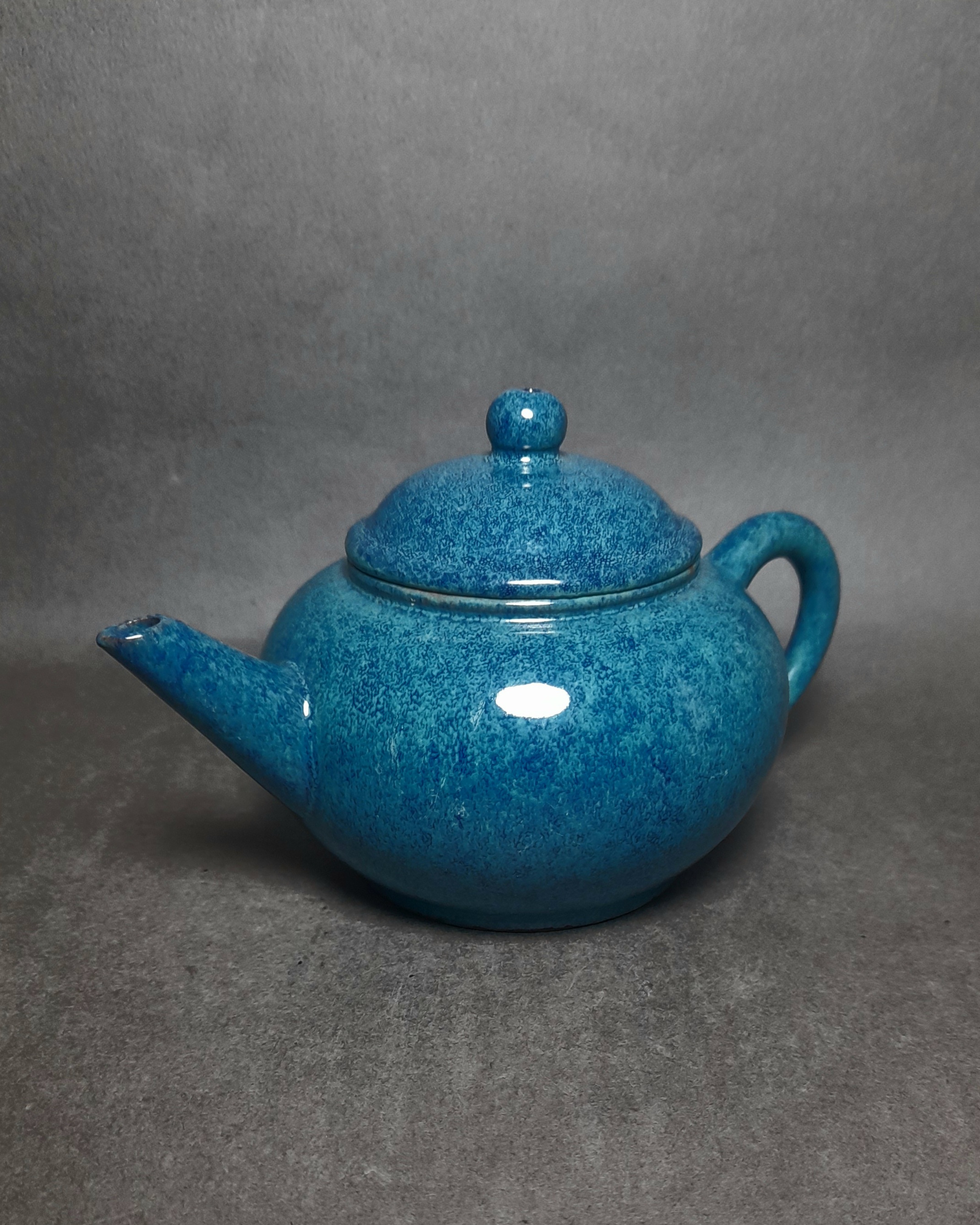 中國宜興款.老紫砂鈞釉標準壺.文革期.容量170cc.完整漂亮.未用藏件.品