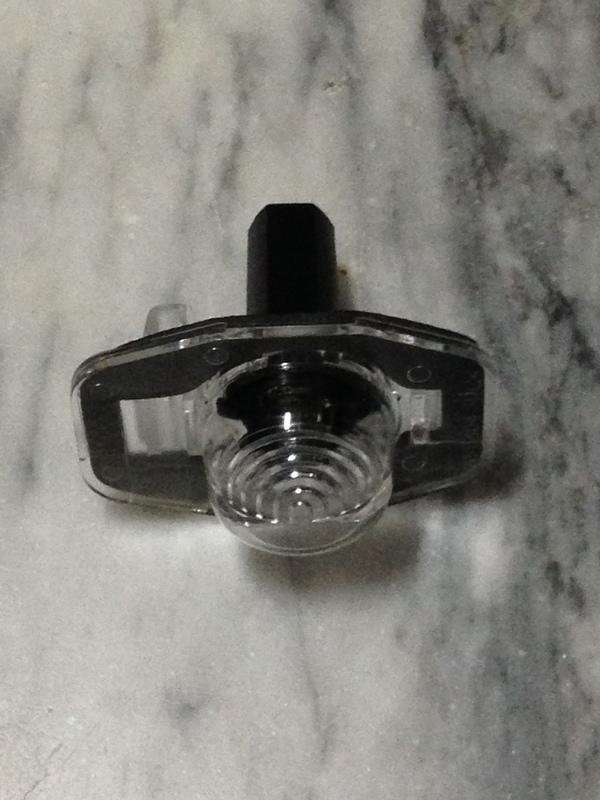 TOYOTA ALTIS 08 WISH 10 牌照燈 後牌燈 其它前保桿,後保桿,葉子板,水箱罩,引擎蓋 歡迎詢問