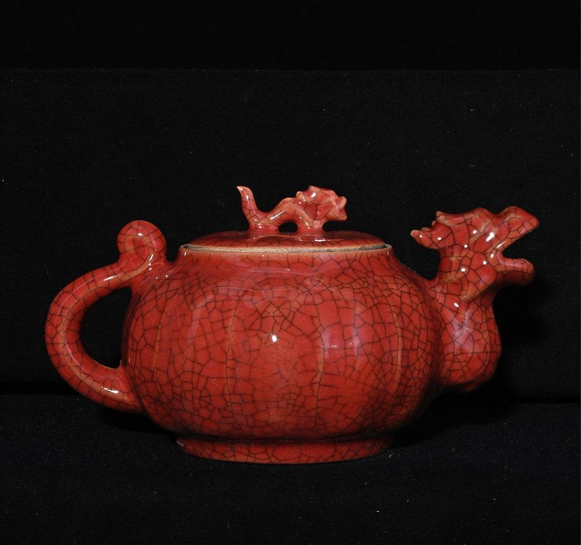 宋汝窯紅釉宋徽宗御制款十二生肖壺，高10×15厘米1000790 官窯汝