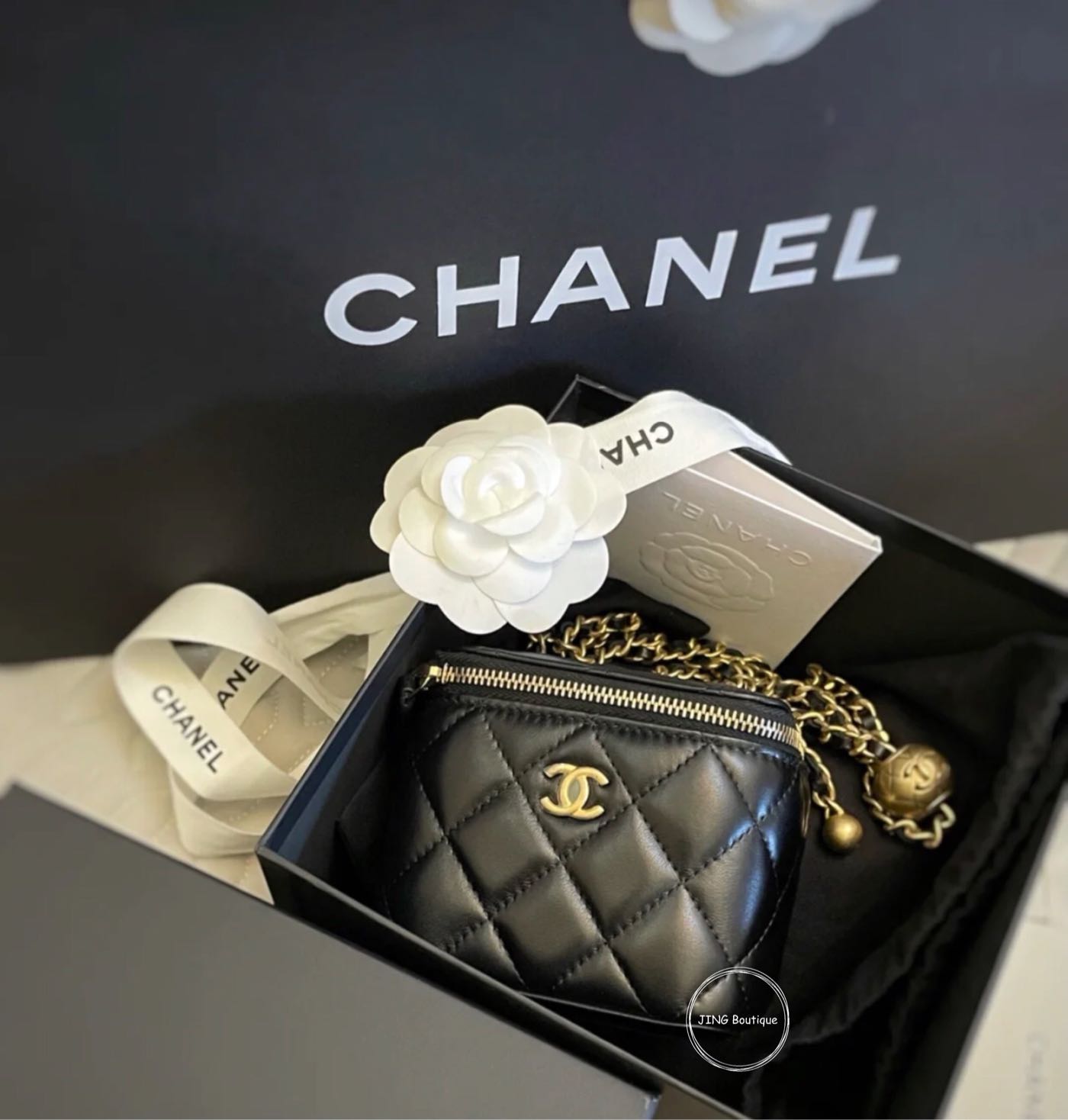 小物 CHANEL Chanel 方盒子金球小盒子限量款羊皮化妝包黑色菱格紋金鏈AP1447