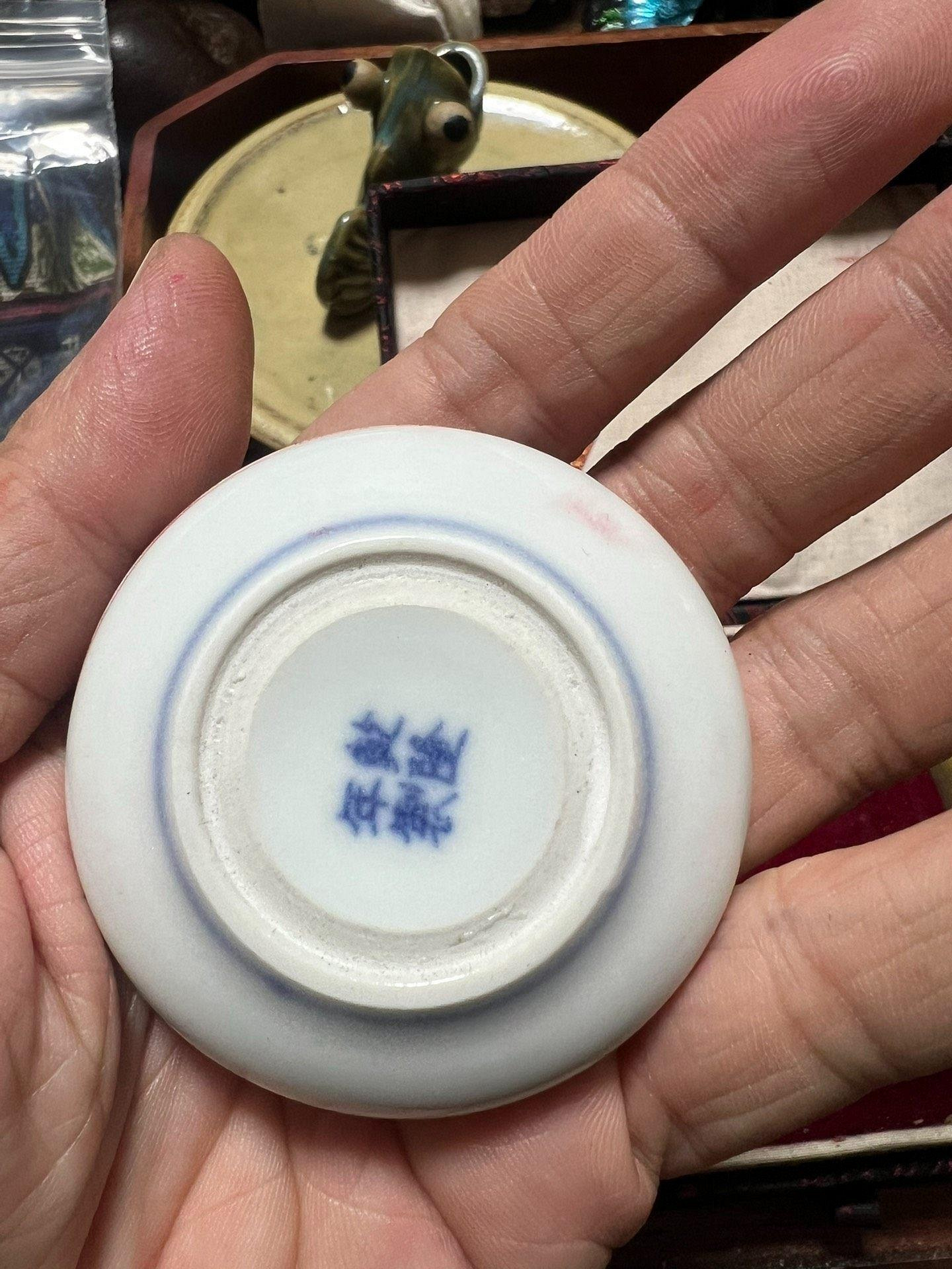 嚴選日本回流青花印泥盒，乾隆年制寄托款雕工精美料足全新青花印泥盅款