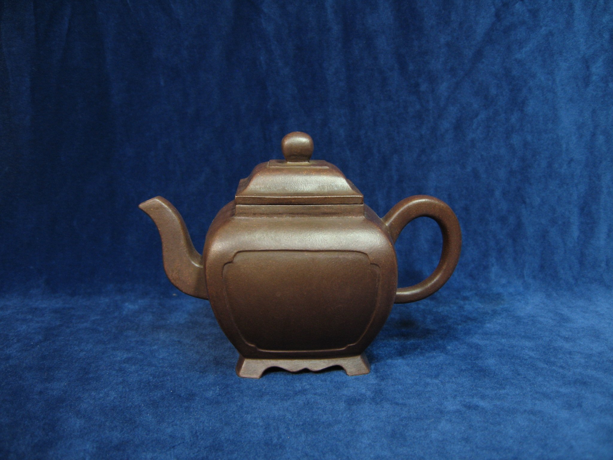 bde4古壺清中期“乾隆年製”紫砂四方開光壺B257有實體店面歡迎面交！【六