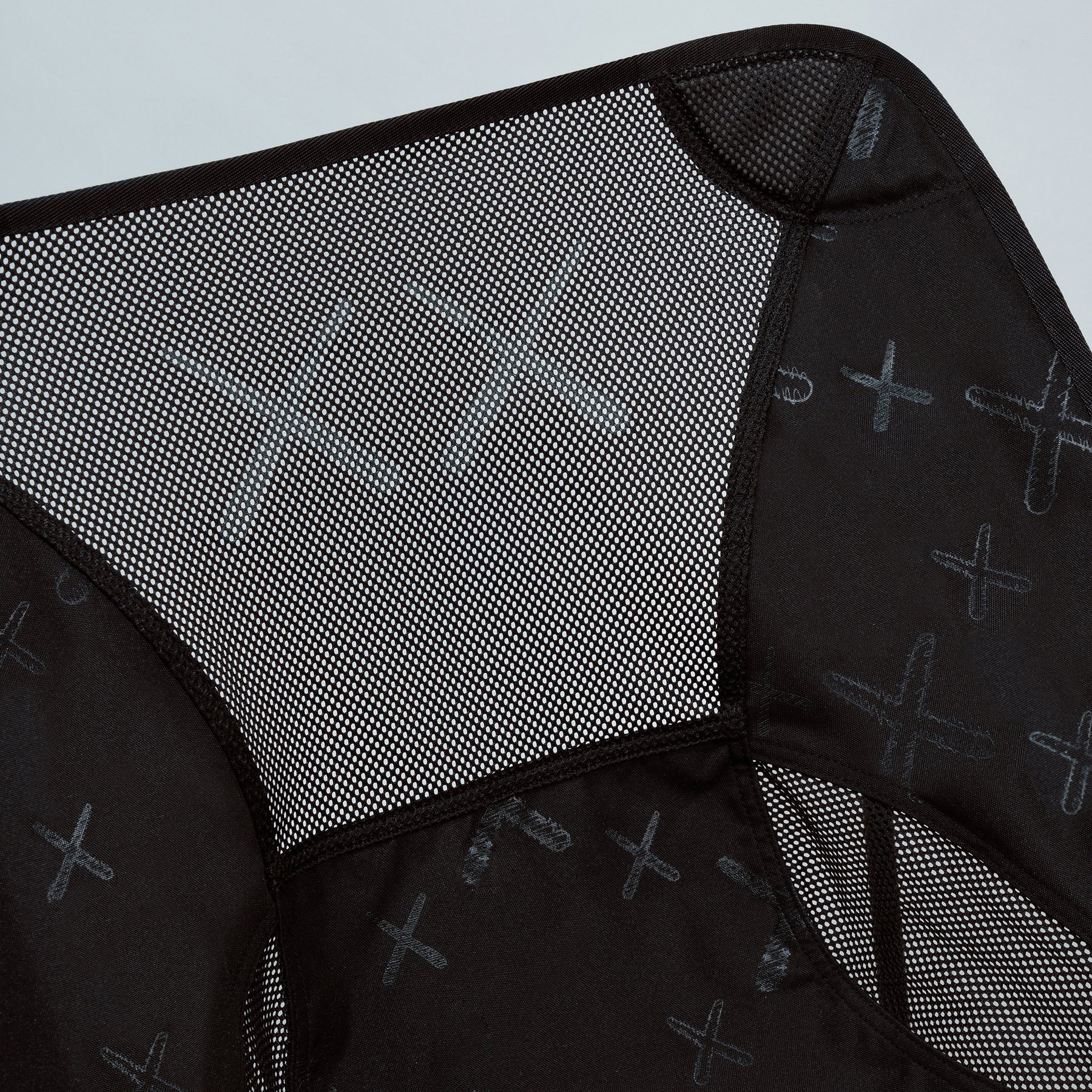 Kaws Helinox holiday Singapore camping chair 新加坡露營椅折疊桌五
