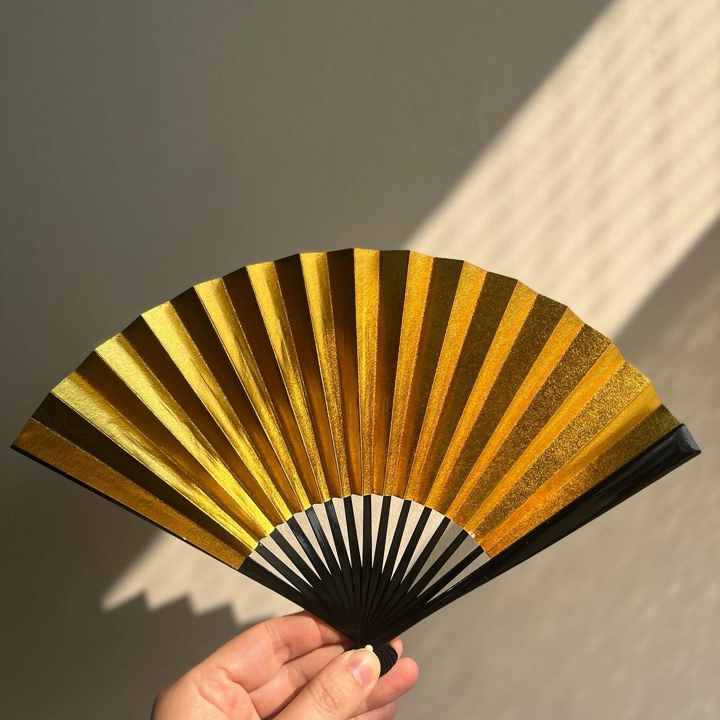 日本祝儀扇折扇壽惠廣金銀扇面15木扇骨黑色大漆[比心]祝儀扇是在重大
