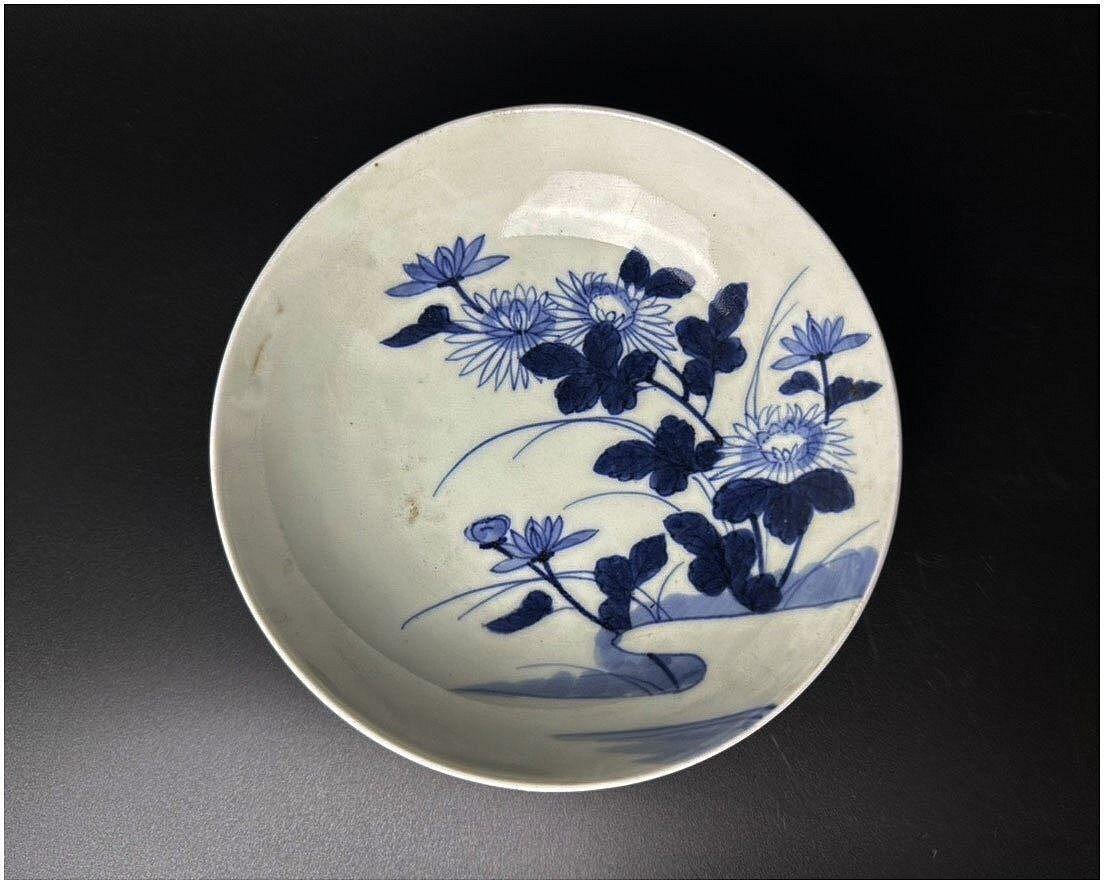 嚴選日本江戶後期鍋島番窯青花花卉壺承，高雅典範官窯藝術品，細膩花卉