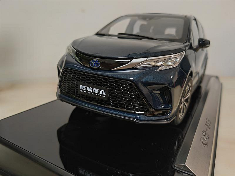 模型車原廠一汽豐田格瑞維亞MPV TOYOTO GRANVIA商務車1:18合金汽車模型