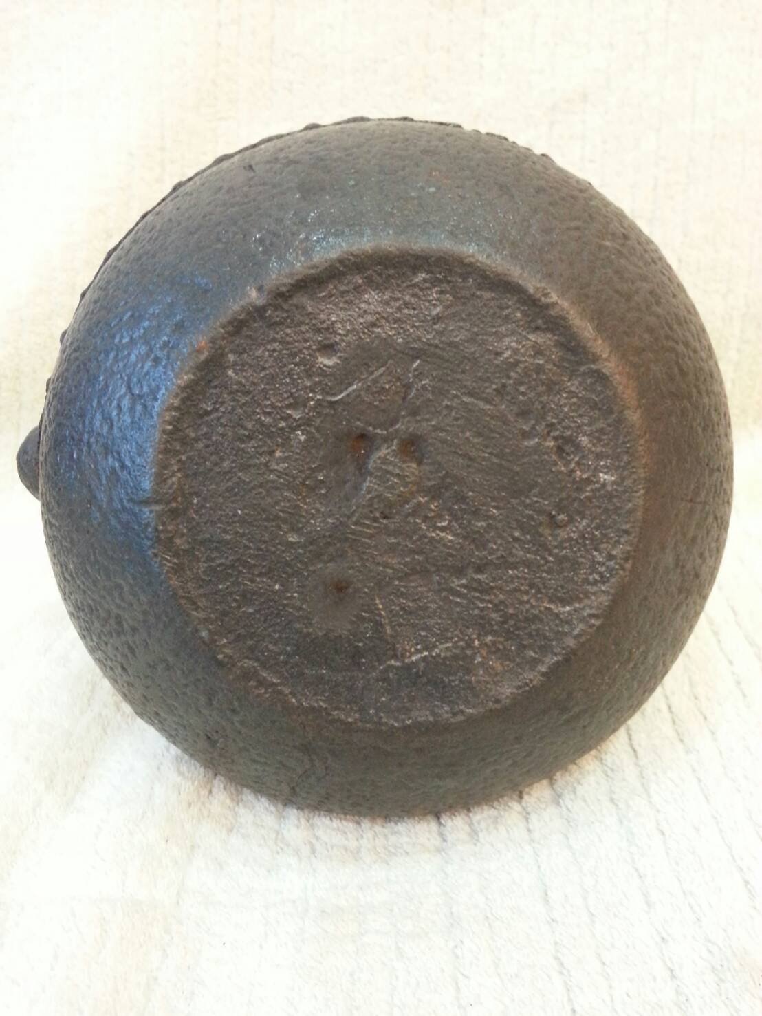 龍文堂大師安之介銅蓋落款中霰平丸型日本老鐵壺(龜文堂,龍文堂,金壽堂