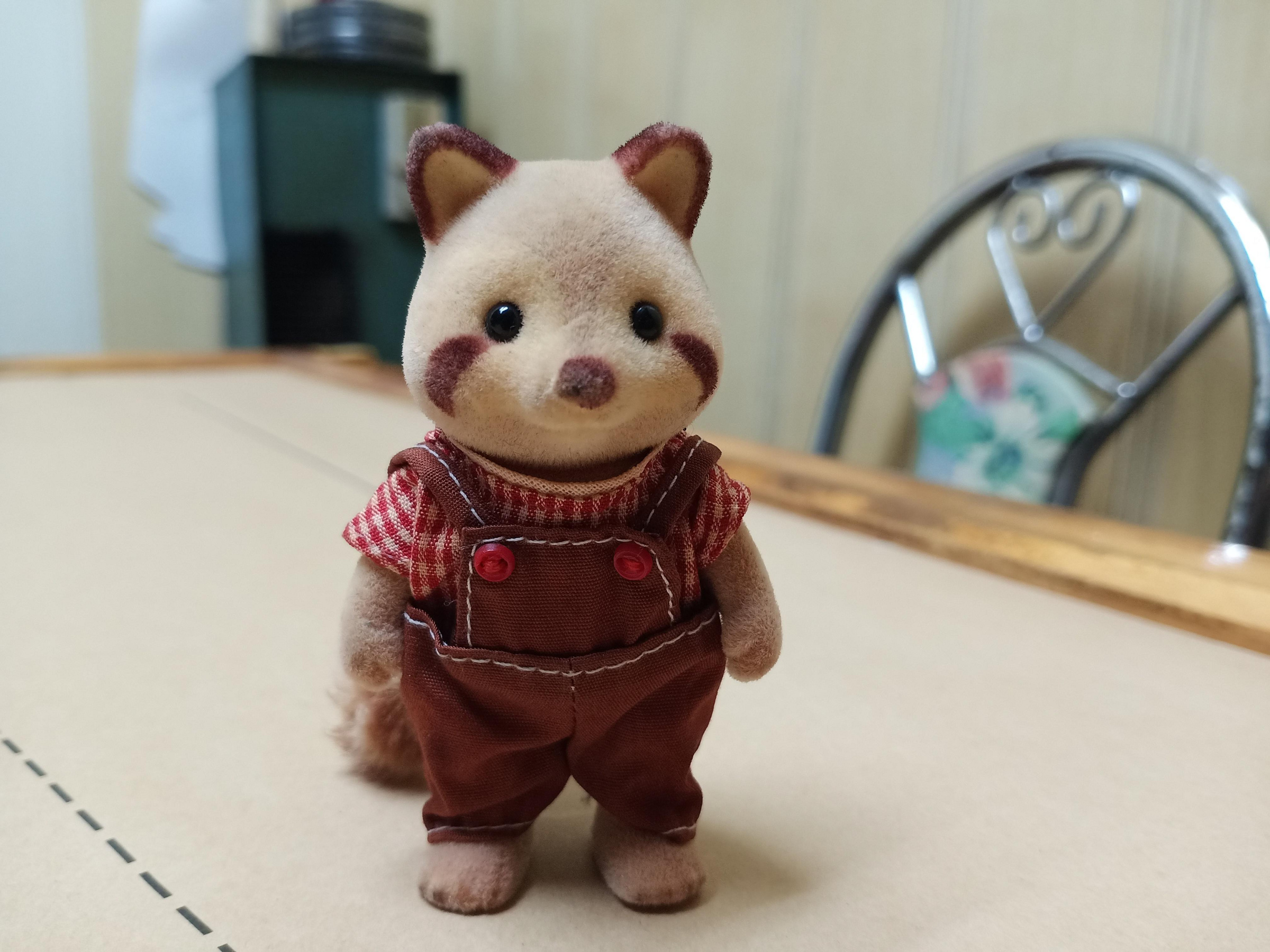 森林家族-浣熊之父(服装:红・白格子+茶色)