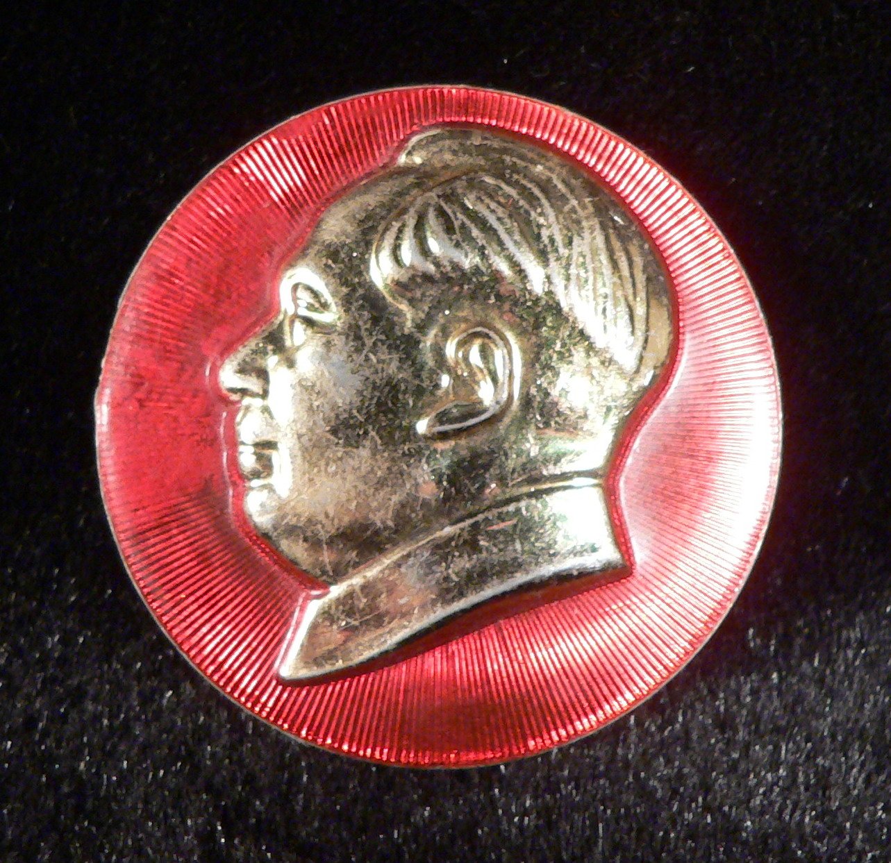 乖乖@賣場~毛章.毛主席徽章.毛主席像章.毛澤東徽章.獎章.紀念章.胸針