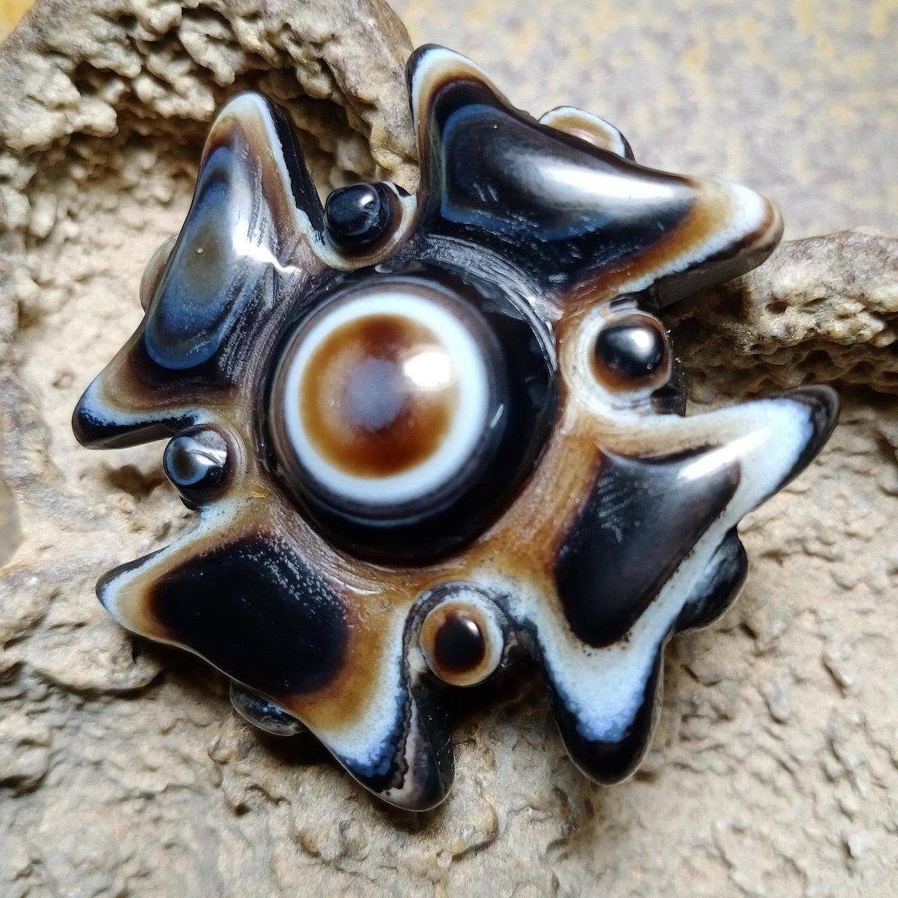 十字金剛鈴杵天眼珠項墜Ben-58天然本色西藏九眼頁岩石原礦天珠 十字金剛鈴杵天眼珠項墜Ben-58天然本色西藏九眼頁岩石原礦天珠