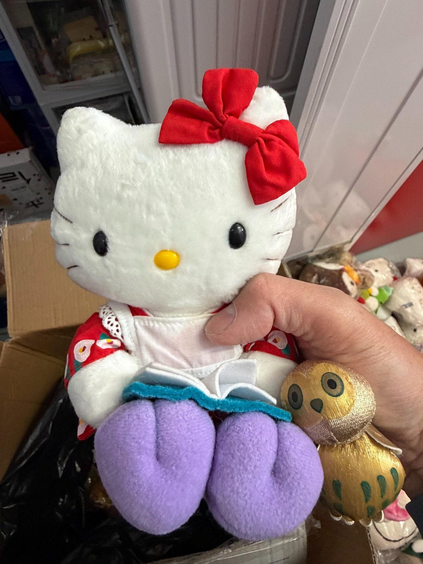 2002年Hello Kitty池袋特別版，日本限量收藏喵款，附原盒吊牌三麗鷗